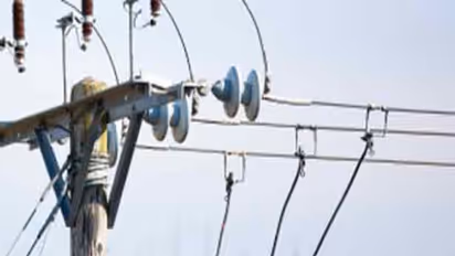 ಯಾದಗಿರಿ: ಆಟವಾಡುತ್ತಿದ್ದ ಬಾಲಕನ ಮೇಲೆ ಹರಿದುಬಿದ್ದ ವಿದ್ಯುತ್ ವೈರ್, ಅದೃಷ್ಟವಶಾತ್ ಪ್ರಾಣಾಪಾಯದಿಂದ ಪಾರು..!