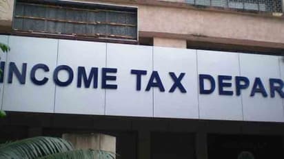 తమిళనాడుకు చెందిన రెండు  సంస్థలపై ఐటీ సోదాలు: రూ. వెయ్యి కోట్ల ఆస్తుల గుర్తింపు