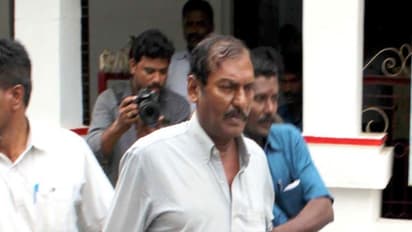 ரூ.2 ஆயிரம் லஞ்சம் வாங்கிய மின்வாரிய அதிகாரி கைது; விரைவில் பணி இடைநீக்கம் உறுதி…