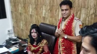 (Video)ತನಿಖೆಗೆಂದು ಪೊಲೀಸ್ ಠಾಣೆಗೆ ಬಂದ ರಾಧೆ ಮಾಗೆ ಸಲಾಂ ಮಾಡಿ ಶಾಲು ಹೊದಿಸಿದ ಪೊಲೀಸರು!