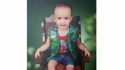 മുഖത്തെ മുറിവിന് ചികിത്സ തേടിയ രണ്ടരവയസുകാരന് സ്വകാര്യ ആശുപത്രിയില് മരിച്ചു