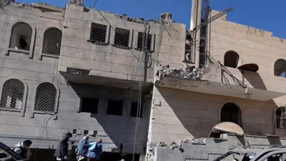 സനായില് സൗദി ആക്രമണം; 30 പേര് കൊല്ലപ്പെട്ടു