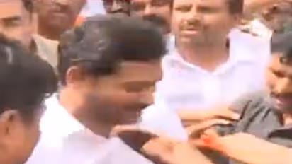 (వీడియో) ప్రారంభమైన ప్రజాసంకల్పయాత్ర