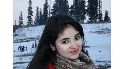 জাইরা 'কাশ্মীরের লজ্জা'! মৌলবাদীদের চাপেই কঠোর সিদ্ধান্ত দঙ্গল-কন্যার