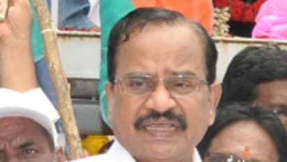 ஊழலை சகித்துக்கொள்ளாத மோடி அதிமுக ஆட்சியை எப்படி சகித்துக்கொள்கிறார்..? தமிழகத்தில் ஜனாதிபதி ஆட்சி தேவை... தமிழருவி மணியன் பொளேர்!