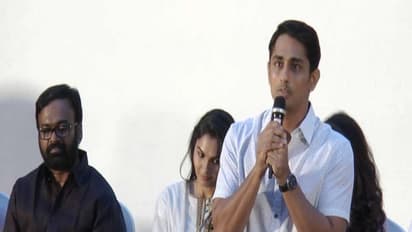 நீங்களே இயக்கி நீங்களே ஹீரோனா நாங்க எதுக்கு இருக்கோம்...? இயக்குனர்களை நைசா போட்டுத்தாக்கிய சித்தார்த்...!