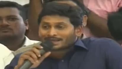 తలపై గొడ్డలితో నరికి చంపారు, డ్రైవర్ పై నెట్టే ప్రయత్నం : సిట్ దర్యాప్తుపై జగన్ ఫైర్