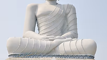 Critics compare Amaravathi Construction to Rajinikanth’s film Arunachalam