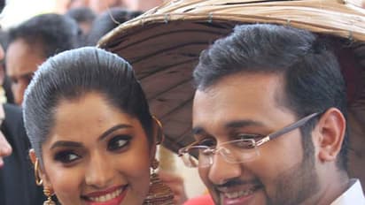 Actress Muktha and Rinku Tomy welcome a baby girl