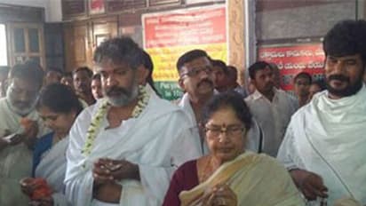 రాజమౌళి భక్తుడిగా మారాడు