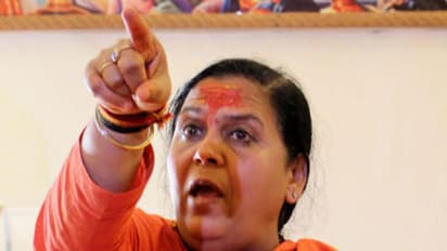 उमा भारती का कांग्रेस को जवाब, जब तक हम जिंदा हैं संघ पर प्रतिबंध नहीं लगाया जा