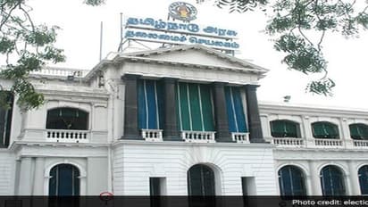 அதிகாரிகளை அதிரவைத்த எடப்பாடி அரசு - ஐ.ஏ.எஸ் அதிகாரிகள் அதிரடி மாற்றம்