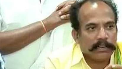 డాక్టర్ సుధాకర్ తల్లికి బెదిరింపులు... ఫోన్ చేసిన దళిత మంత్రి: జవహర్ ఆగ్రహం