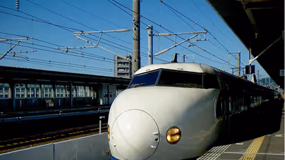 അതിവേഗ റെയില്വേ: കാസര്കോടിനെ അവഗണിച്ചതില് പ്രതിഷേധം