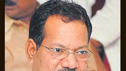 ఔను వాళ్లిద్దరూ దొంగకాపురం చేస్తున్నారు