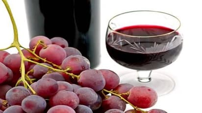 திராட்சை ரசம்  அருந்தினால் மாரடைப்பு வராதாம் – ஆய்வு சொல்லுது…