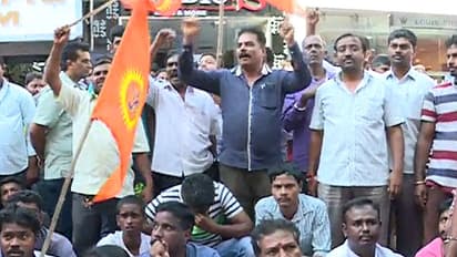 ರುದ್ರೇಶ್ ಹತ್ಯೆಗೆ ಆರೆಸ್ಸೆಸ್ ಕಾರ್ಯಕರ್ತರ ಆಕ್ರೋಶ; ಶಿವಾಜಿನಗರದಲ್ಲಿ ಅಘೋಷಿತ ಬಂದ್