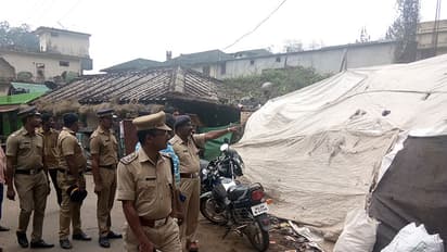 കൈയേറ്റം ഒഴിപ്പിക്കുന്നതിനെതിരെ പ്രതിഷേധവുമായി മൂന്നാറിലെ കടയുടമകള്