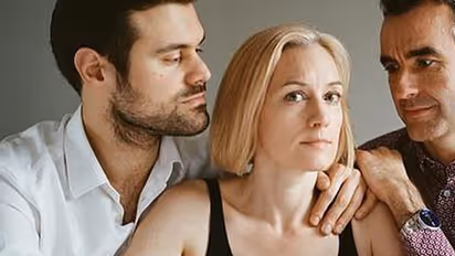 ഭര്ത്താവും, കാമുകനും വീട്ടിലുണ്ട്; ഞങ്ങള്ക്ക് മൂന്നുപേര്ക്കും സുഖം.!