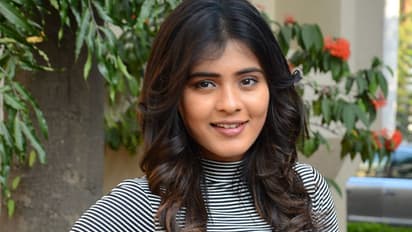 24 ముద్దులే కాదు.. మంచి మ్యాటర్ కూడా ఉంది!