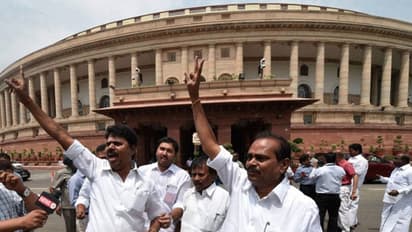 ಪ್ರಧಾನಿ ಮೋದಿ ಭೇಟಿಗೆ ಅವಕಾಶ ಸಿಗದೆ ಹತಾಶೆಗೊಂಡ ತಮಿಳುನಾಡು ಸಂಸದರು