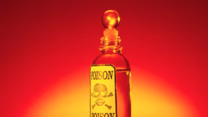 ಇಬ್ಬರು ಮಹಿಳಾ ಪೇದೆಯ ಮುದ್ದಿನ ಪಿಸಿ ಆತ್ಮಹತ್ಯೆ