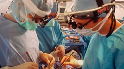 అరుదైన ఘటన.. పదహారేళ్ల తరువాత సొంత గుండెను చూసుకున్న మహిళ.. ఆ ఫీలింగ్ గురించి ఏం చెబుతోందంటే...