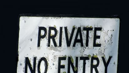 അകറ്റിനിര്‍ത്തുന്നത് മാധ്യമങ്ങളെയല്ല സര്‍, ജനങ്ങളെ!