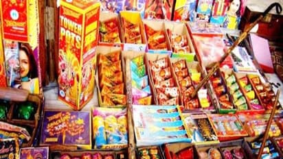 தீபாவளிக்கு பட்டாசு வாங்க போறீங்களா? ஆதார், பான் எண்லாம் கொடுக்கணும்!