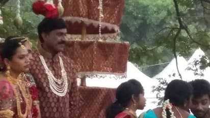 ₹500-crore wedding: 'King' Reddy takes out royal procession with chariots