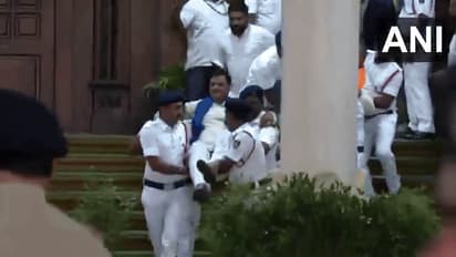 ಹನಿಟ್ರ್ಯಾಪ್‌, ಮುಸ್ಲಿಂ ಮೀಸಲು ಬಗ್ಗೆ ಅಸೆಂಬ್ಲಿಯಲ್ಲಿ ಗದ್ದಲ;  18 ಶಾಸಕರಿಗೆ ಸಸ್ಪೆಂಡ್, ಗಲಾಟೆ ಶುರುವಾಗಿದ್ದು ಹೇಗೆ? 