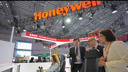 Honeywell, NXP Semiconductors Expand Partnership To Drive Next-Gen Aviation Tech: Retail Maintains Optimism