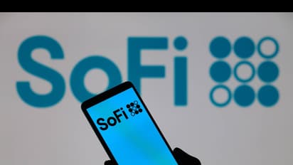 SoFi Stock Draws Attention As Member Count Crosses 10M Milestone: Retail Celebrates Growth