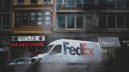 FedEx Stock Dips After Bernstein Downgrade, But JPMorgan Price Target Hike Lifts Retail Optimism