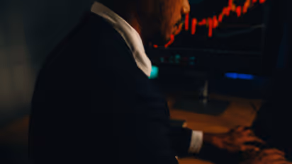 Verisign Stock Dips As Sen. Warren Reportedly Demands Probe Into 'Excessive' Pricing: Retail Shrugs It Off