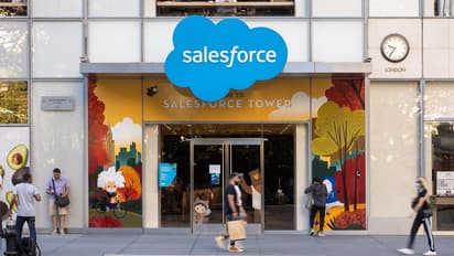 Salesforce Stock Eyes Record Following AI-Fueled Q3 Sales Outperformance: Retail Upbeat