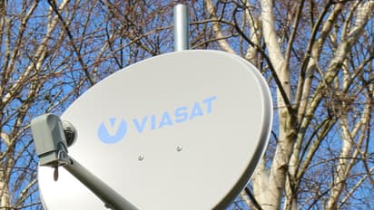 Viasat Stock Jumps Pre-Market As US Rep. Debbie Schultz Buys Stake Amid Rising Russia-Ukraine Conflict: Retail Activity Spikes