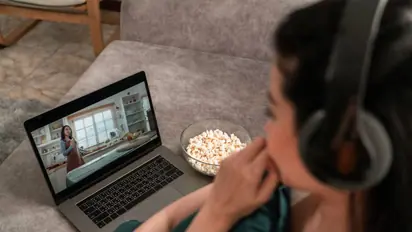 Netflix Bull Gives One More Reason To Stay Invested In Streaming Giant’s Stock: Retail Sentiment Lags