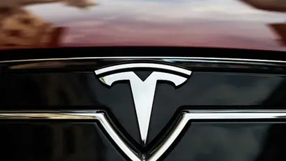 Tesla Stock Rallies As Trump Team Prioritizes FSD Regulations: Analyst Calls It 'Huge Step' But Retail Cautious