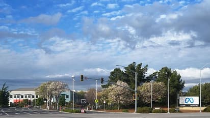 Meta Stock Charges To All-Time Highs After Breaking Above Recent Trading Range: Retail Sentiment Turns Bullish