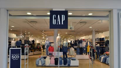 GAP Stock Rises Before Q3 Earnings, But Retail Sentiment Slides
