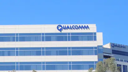 Qualcomm Stock Slips As New Growth Targets Fail To Impress Wall Street: Retail Divided