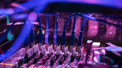 MARA Holdings Stock DIps Despite JPMorgan Upgrade, Price Target Hike: Retail Unfazed