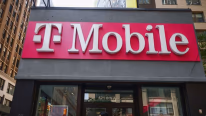 T-Mobile Gets Downgrade By KeyBanc: Retail’s Neutral