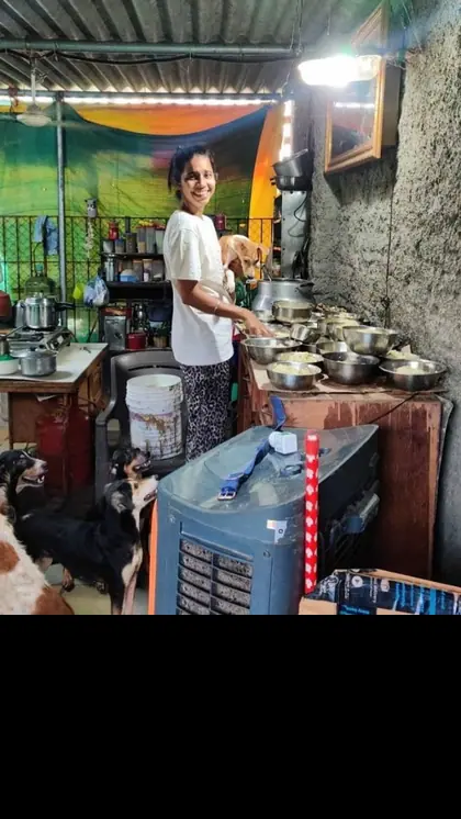 सिमरन की कॉलोनी के लोगों ने जानवर लाने का किया विरोध