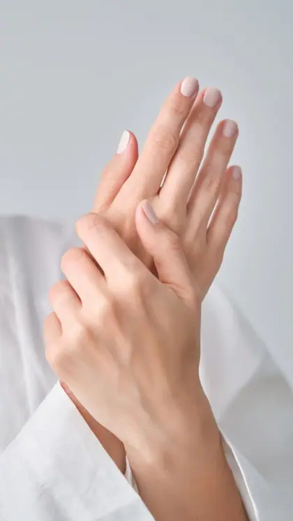 बढ़ते ही टूट जाते हैं नेल्स ? अपनाएं ये टिप्स