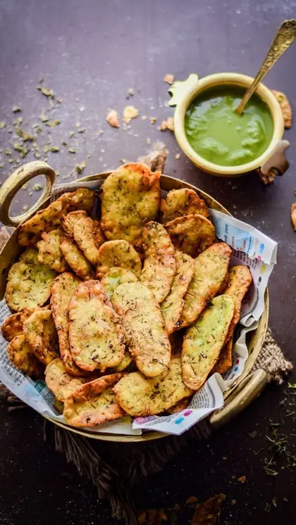 Rajasthani Methi Mathri