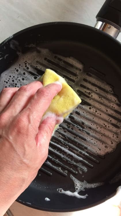 Use Clean Utensils