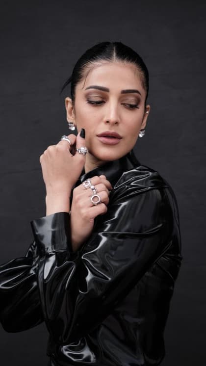 আকর্ষণীয় লুক