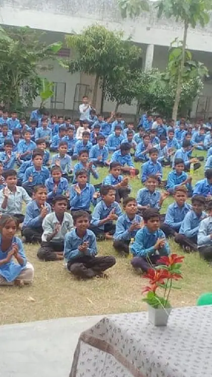 सरकारी स्कूल से 8वीं तक पढ़ाई